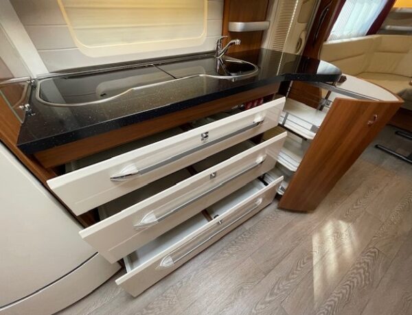 HOBBY Premium 650 UKFE bj.2016, MOVER, KINDERKAMER, CASSETTELUIFEL - Afbeelding 17