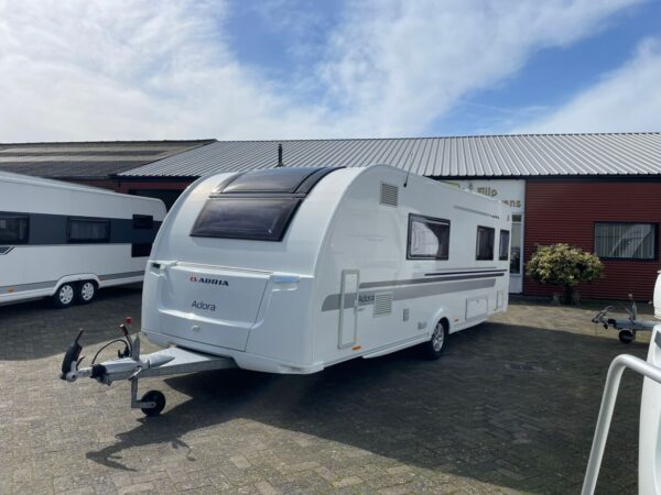Adria Adora 613 HT bj. 2016, met douche en luifel TOPSTAAT - Afbeelding 3