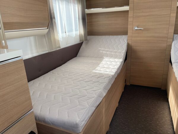 Adria Adora 613 HT bj. 2016, met douche en luifel TOPSTAAT - Afbeelding 35