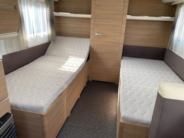 Adria Adora 613 HT bj. 2016, met douche en luifel TOPSTAAT - Afbeelding 30