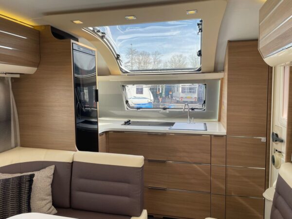 Adria Adora 613 HT bj. 2016, met douche en luifel TOPSTAAT - Afbeelding 26