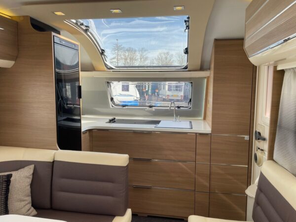 Adria Adora 613 HT bj. 2016, met douche en luifel TOPSTAAT - Afbeelding 25