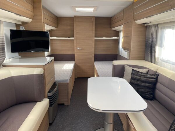 Adria Adora 613 HT bj. 2016, met douche en luifel TOPSTAAT - Afbeelding 23