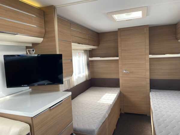 Adria Adora 613 HT bj. 2016, met douche en luifel TOPSTAAT - Afbeelding 22