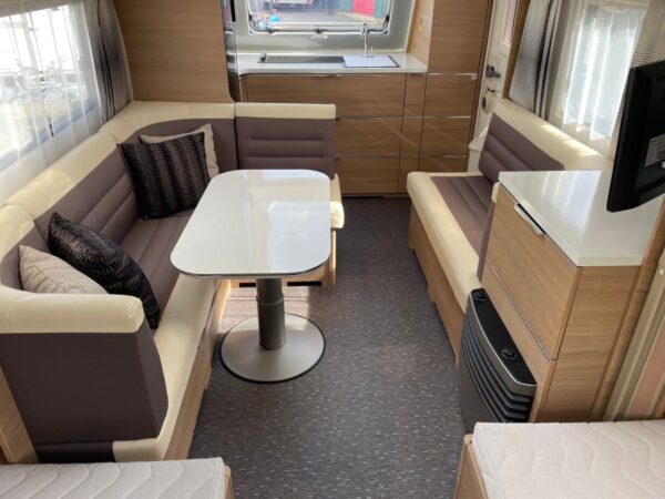 Adria Adora 613 HT bj. 2016, met douche en luifel TOPSTAAT - Afbeelding 17
