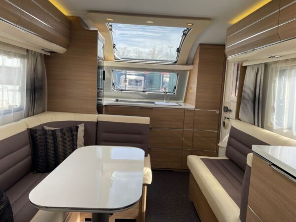Adria Adora 613 HT bj. 2016, met douche en luifel TOPSTAAT - Afbeelding 16