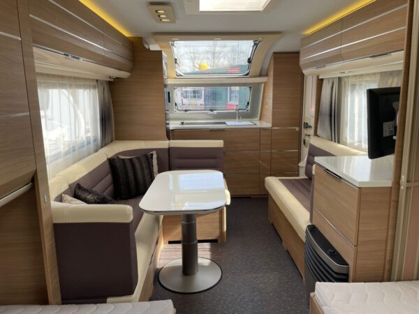 Adria Adora 613 HT bj. 2016, met douche en luifel TOPSTAAT - Afbeelding 13