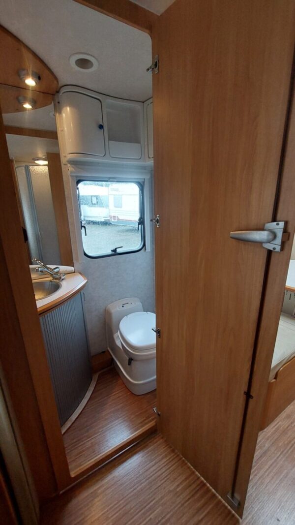 Adria Classica 663 KP, bj.2009 met AIRCO en MOVER 7/8 pers. - Afbeelding 19