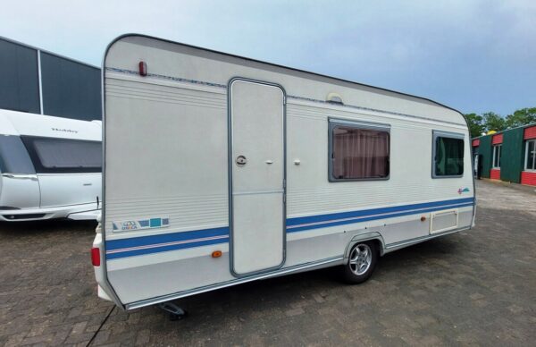 Adria Unica B 502, DK bj.2001 met VOORTENT 6 PERSOONS!!! - Afbeelding 3