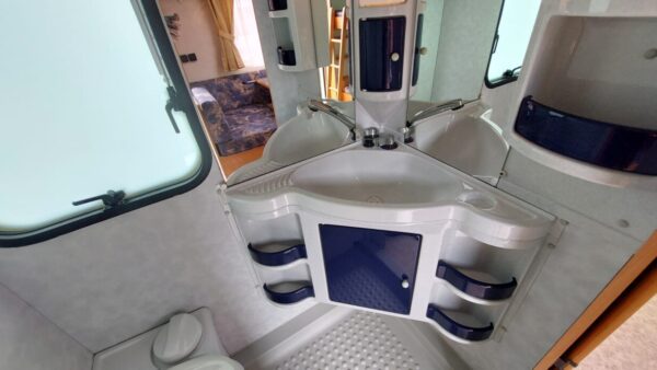Adria Unica B 502, DK bj.2001 met VOORTENT 6 PERSOONS!!! - Afbeelding 17