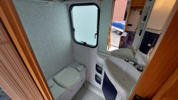 Adria Unica B 502, DK bj.2001 met VOORTENT 6 PERSOONS!!! - Afbeelding 16