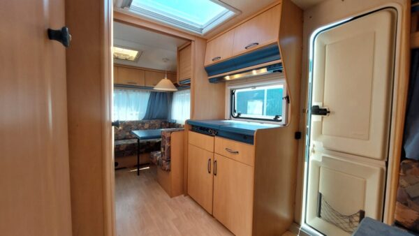 HOBBY DE LUXE 495 UK bj.2002 met KINDERKAMER en VOORTENT!!! - Afbeelding 7