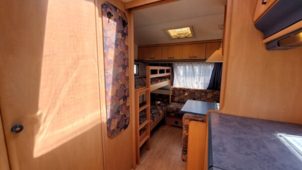 HOBBY DE LUXE 495 UK bj.2002 met KINDERKAMER en VOORTENT!!! - Afbeelding 11