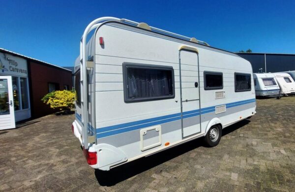 HOBBY DE LUXE 495 UK bj.2002 met KINDERKAMER en VOORTENT!!! - Afbeelding 2