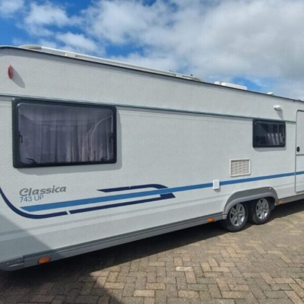 Adria Classica 743 UP bj.2010 met MOVER en VOORTENT!!!