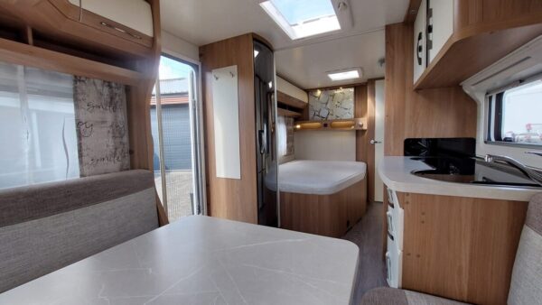 Hobby De Luxe 495 WFB bj.2020, ZONNENPANELEN, SPLINTERNIEUWE VOORTENT!!! - Afbeelding 9