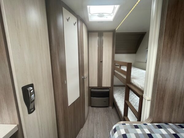 HOBBY De Luxe 545 KMF bj.2018, MOVER, VOORTENT, STAPELBED - Afbeelding 8