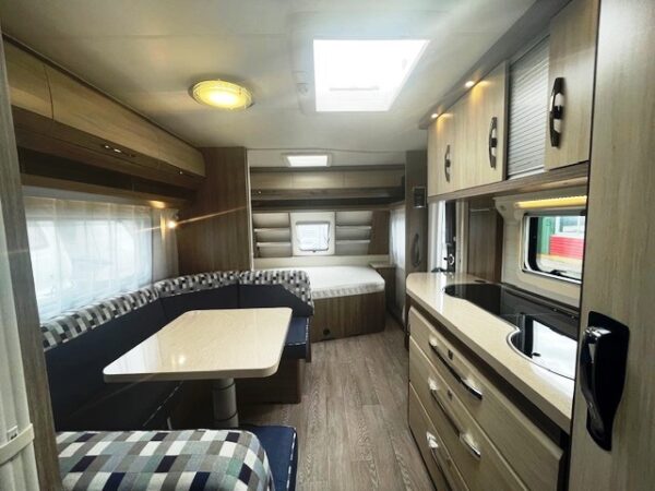 HOBBY De Luxe 545 KMF bj.2018, MOVER, VOORTENT, STAPELBED - Afbeelding 11