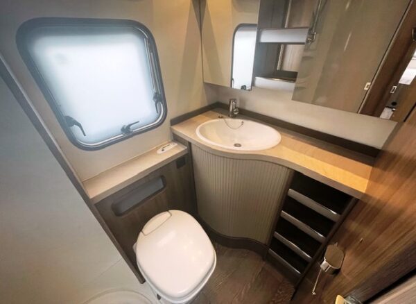 HOBBY De Luxe 545 KMF bj.2018, MOVER, VOORTENT, STAPELBED - Afbeelding 22