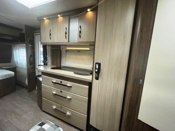 HOBBY De Luxe 545 KMF bj.2018, MOVER, VOORTENT, STAPELBED - Afbeelding 20