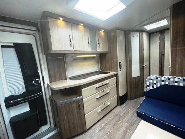 HOBBY De Luxe 545 KMF bj.2018, MOVER, VOORTENT, STAPELBED - Afbeelding 14