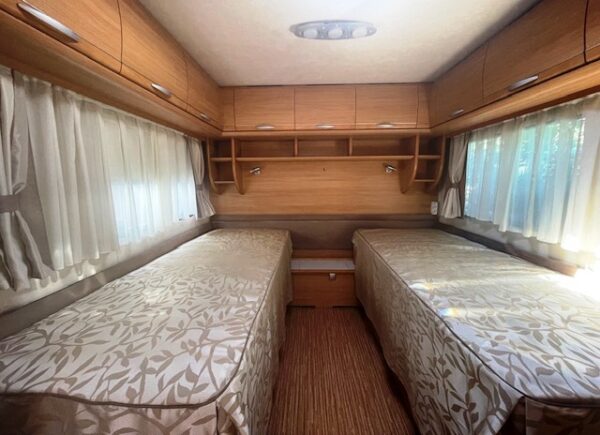 Adria Classica 743 UP bj.2010 met MOVER en VOORTENT!!! - Afbeelding 11