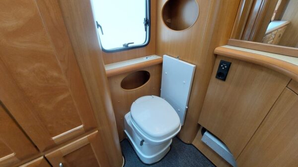 Hobby Prestige 650 WFU bj. 2010 met VOORTENT! TOPSTAAT!!! - Afbeelding 18