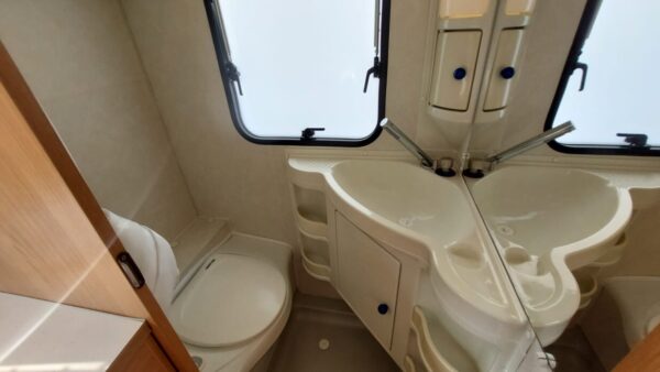 Adria Altea 432 PH bj.2009 met VOORTENT - Afbeelding 17