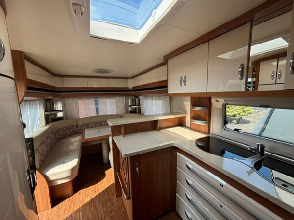 Hobby Excellent 560 CFE bj.2014 met VOORTENT - Afbeelding 23