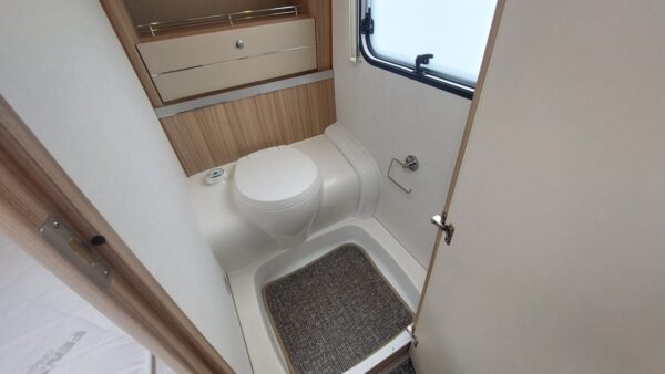 Fendt Bianco 550 SKM bj.2016, MOVER, AIRCO, 6PERSOONS! - Afbeelding 18