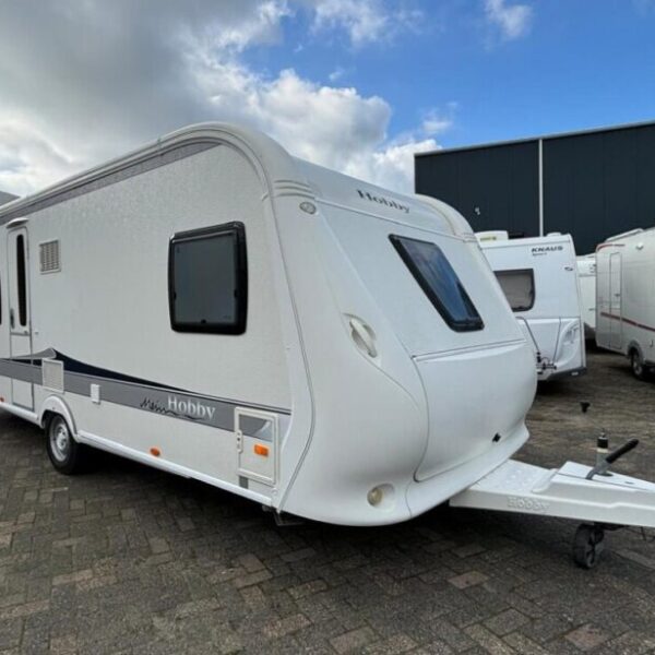 Hobby Excellent 560 CFE bj.2014 met VOORTENT