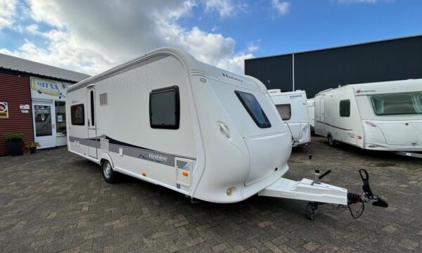Hobby Excellent 560 CFE bj.2014 met VOORTENT