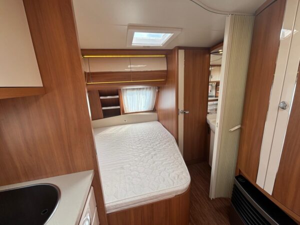 Hobby Excellent 560 CFE bj.2014 met VOORTENT - Afbeelding 15