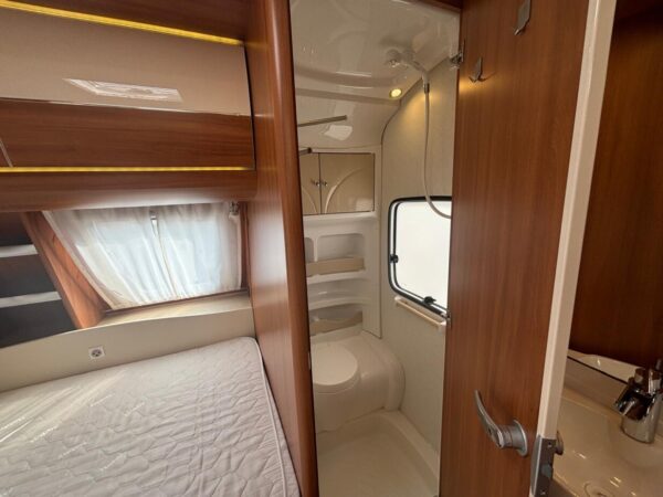 Hobby Excellent 560 CFE bj.2014 met VOORTENT - Afbeelding 19
