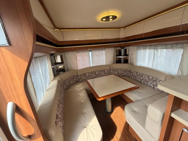 Hobby Excellent 560 CFE bj.2014 met VOORTENT - Afbeelding 8