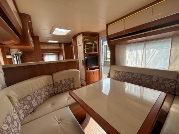 Hobby Excellent 560 CFE bj.2014 met VOORTENT - Afbeelding 6