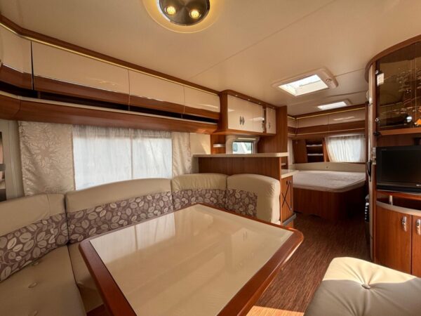 Hobby Excellent 560 CFE bj.2014 met VOORTENT - Afbeelding 7