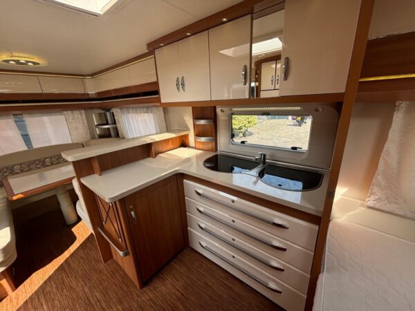 Hobby Excellent 560 CFE bj.2014 met VOORTENT - Afbeelding 10