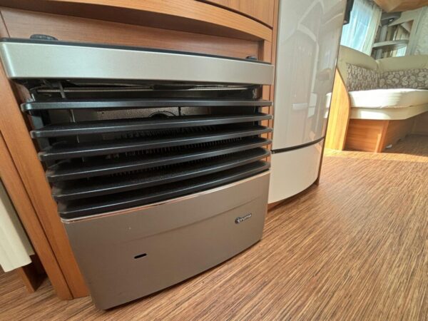 Hobby Excellent 560 CFE bj.2014 met VOORTENT - Afbeelding 24