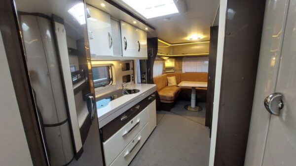 Hobby Premium 650 UKFE bj.2018, MOVER, AIRCO, VOORTENT! - Afbeelding 13