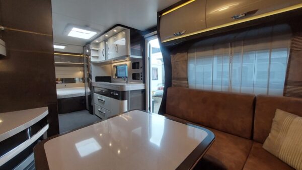 Hobby Premium 650 UKFE bj.2018, MOVER, AIRCO, VOORTENT! - Afbeelding 8