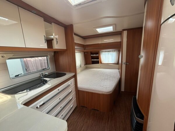 Hobby Excellent 560 CFE bj.2014 met VOORTENT - Afbeelding 22