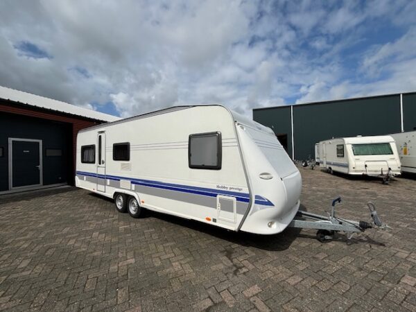 Hobby Prestige 650 UMFE bj.2008 met VOORTENT
