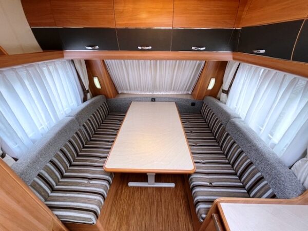 HOBBY De Luxe 380 TB bj.2011, met MOVER, VOORTENT - Afbeelding 7