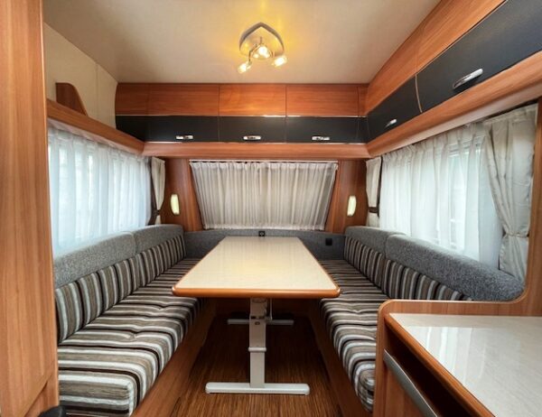 HOBBY De Luxe 380 TB bj.2011, met MOVER, VOORTENT - Afbeelding 6