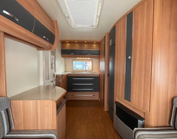 HOBBY De Luxe 380 TB bj.2011, met MOVER, VOORTENT - Afbeelding 8