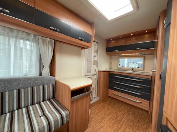 HOBBY De Luxe 380 TB bj.2011, met MOVER, VOORTENT - Afbeelding 20