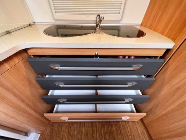 HOBBY De Luxe 380 TB bj.2011, met MOVER, VOORTENT - Afbeelding 13