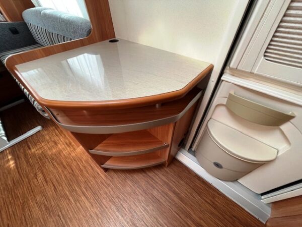 HOBBY De Luxe 380 TB bj.2011, met MOVER, VOORTENT - Afbeelding 22