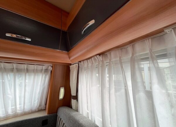 HOBBY De Luxe 380 TB bj.2011, met MOVER, VOORTENT - Afbeelding 24